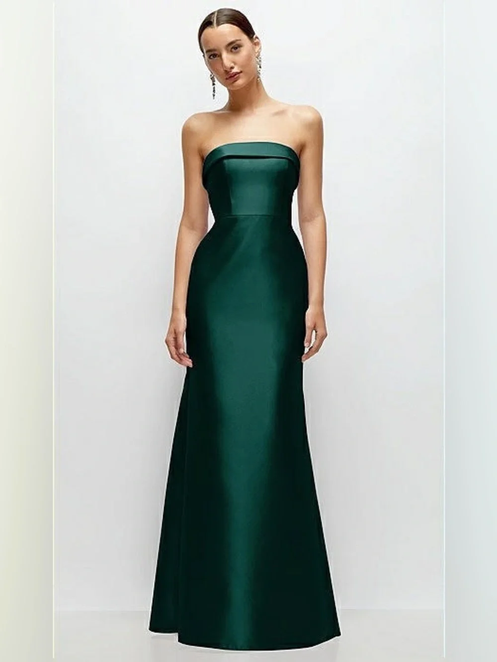 NWT Alfred Sung Strapless Cuff Neckline
Satin Trumpet Gown in Evergreen, Size 4R - Picture 3 of 15